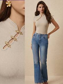 Poéselle Áo thun nữ thời trang màu trơn, cổ tay áo bo gân, có khuy cài. - Màu be - Xem 4