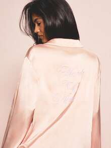 MISSGUIDED Conjunto de pijama de camisa con botones de satén lujoso y pantalones de pierna ancha para fiestas de bodas, regalos de boda, ropa de dormir y ropa de estar en casa - Albaricoque - Ver 1