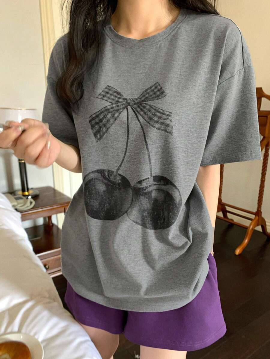DAZY 女士休闲樱桃印花宽松T恤短裤睡衣套装，夏季 - 灰色 - 查看 1