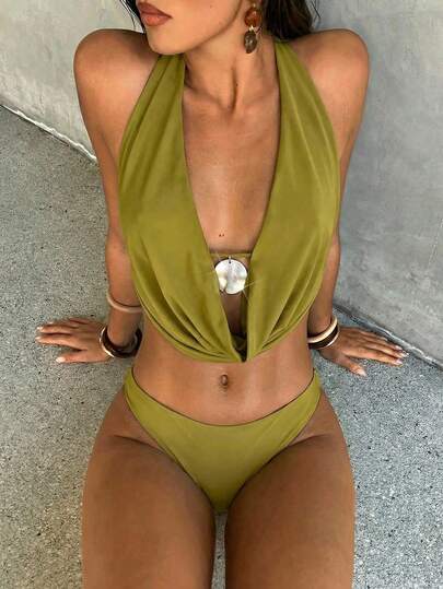 Aloruh Bikini de mujer con escote en pico y decoración de concha en color verde musgo, trajes de baño para mujer, trajes de baño elegantes para mujer, ropa de playa para mujer, bikinis de playa de mujer, bikinis de verano 2026, atuendos de vacaciones de verano para mujer, atuendos de vacaciones en la playa para mujer, atuendos de vacaciones tropicales para mujer
