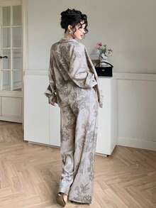 DAZY 女士印花翻领单排扣长袖上衣和阔腿裤休闲两件套 - 灰色 - 查看 2