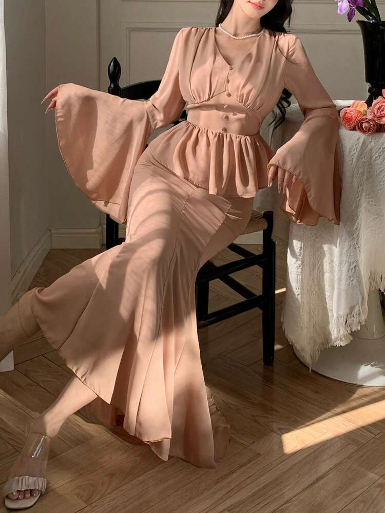 Women's Solid Color V-Neck Ruffle Flare Sleeve Top And Fish Tail Hem Skirt Elegant 2-Piece Set For Party