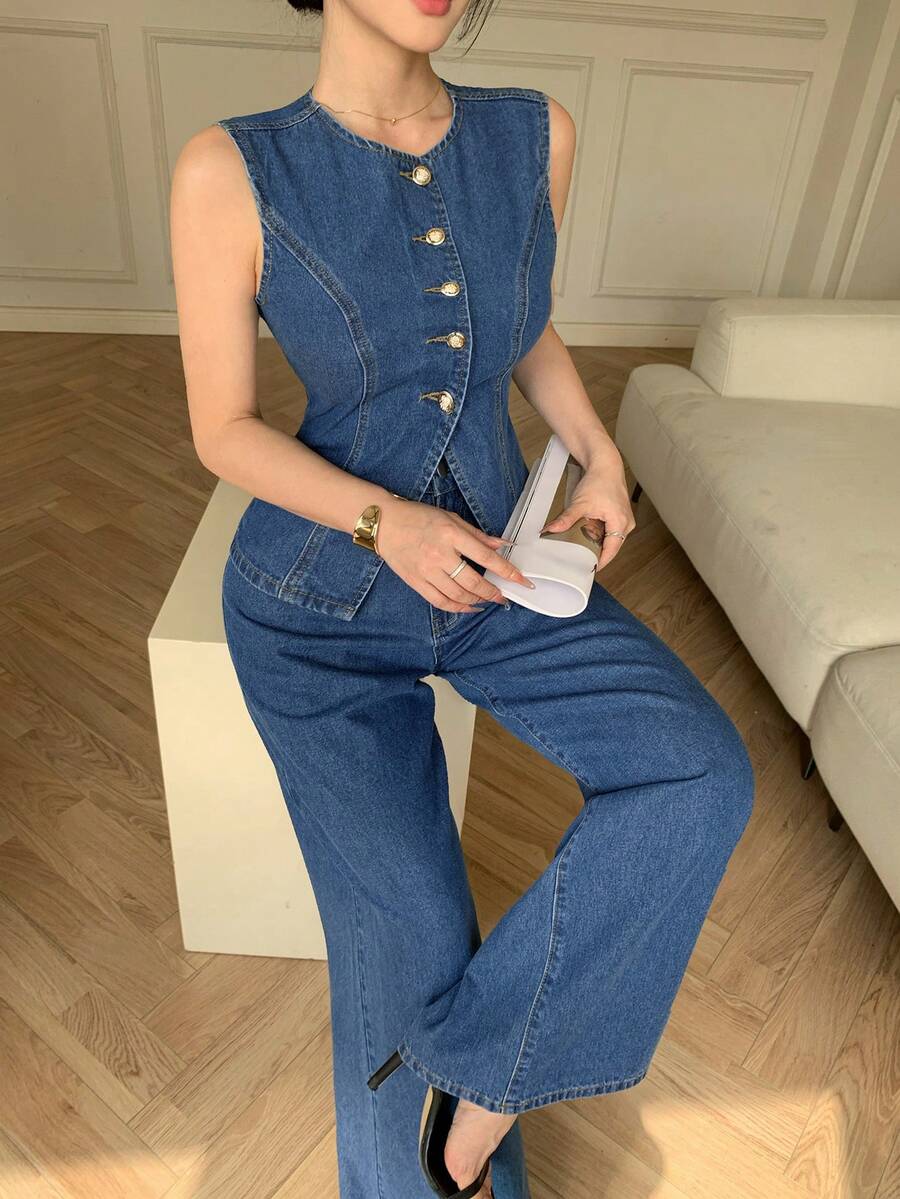 DAZY 女士圆领单排扣上衣搭配喇叭裤休闲牛仔套装，适合日常穿着 - 中等水洗藍 - 查看 1