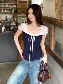 DAZY Áo thun nữ tay ngắn cổ vuông 2 trong 1 phối ren tương phản, kiểu dáng ôm sát, dáng crop, thời trang cho mùa hè. - Màu xanh lam - Xem 2