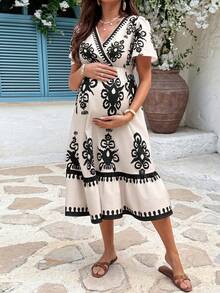 SHEIN Maternity Contrast Color Print V-Neck Short Sleeve Dress - Apricot - View 4