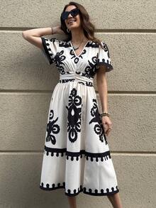 SHEIN Clasi 女士碎花V领短袖褶皱腰部休闲连衣裙 - 彩色 - 查看 4