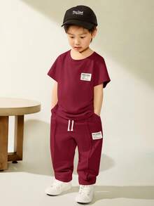 SHEIN Bộ quần áo 2 món cho bé trai, áo ngắn tay và quần dài, dễ phối đồ, thích hợp cho dã ngoại, đi học, tụ họp hàng ngày, mùa xuân/hè. - Màu Đỏ Sâu - Xem 6