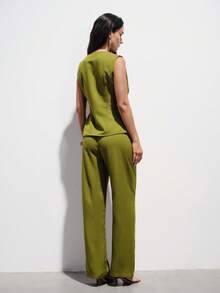 Aveloria Modichic 新款法式欧式V领不对称下摆装饰纽扣背心，高腰休闲直筒裤，百搭女士套装 - 綠色 - 查看 3