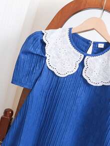 Vestido de niña preadolescente con cuello redondo, bordado floral y manga abullonada con volantes, adecuado para compras, fiestas, reuniones, vacaciones y escuela - Azul - Ver 6