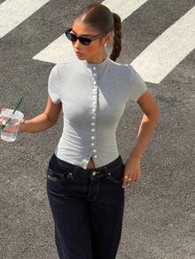 Muchica 女士休闲纯色纽扣短袖T恤，夏季 - 淺灰色 - 查看 6