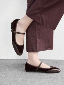 CUCCOO BIZCHIC 简约大方时尚百搭休闲通勤女式平底鞋 - 深咖啡色 - 查看 3