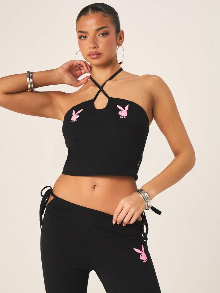 Missguided x Playboy ピンクバニーロゴプリントキーホール付きタイフロントストラップレス サマーフェスティバルトップ バンドゥホルタークロップトップ