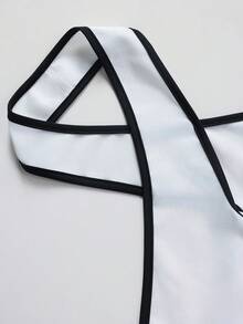 GlowEve CURVE Body elegante de cuello cruzado y bloque de color para mujer talla grande, primavera/verano - Blanco y Negro - Ver 3
