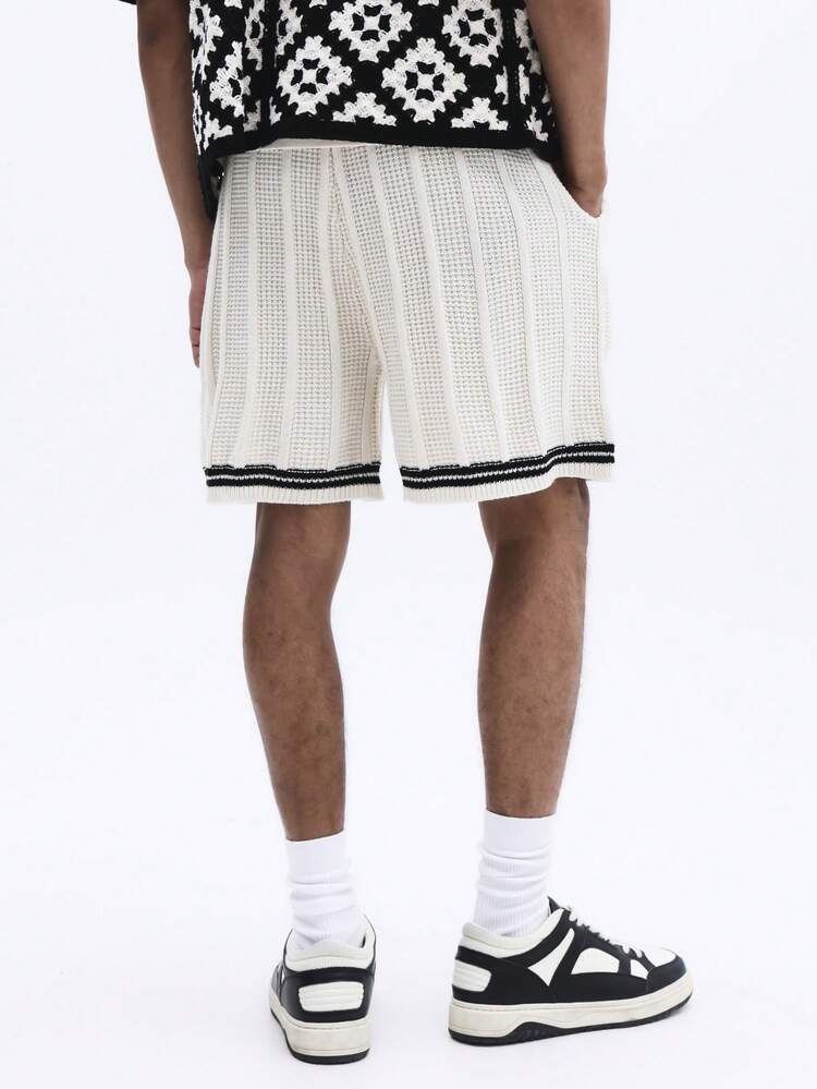 스트라이프 트림이 있는 질감 있는 크로셰 풀온 반바지