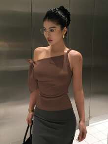 DAZY Asymmetrical Shoulder Tie Fitted Cropped Women T-Shirt - Brown - View 5