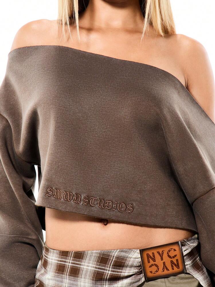SUMWON WOMEN Off Shoulder Sweatshirt With Embroidered Text