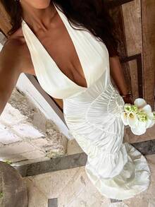 Opulessa 纯色编织露背吊带V领连衣裙，适合春夏度假穿着 - 米色 - 查看 4