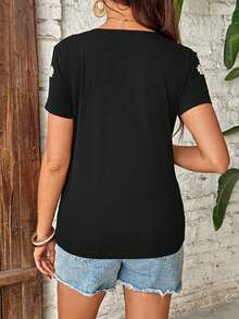 SHEIN 孕妇休闲雏菊刺绣圆领短袖T恤 - 黑色 - 查看 2