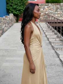 Yess Loren 纯色针织露背吊带连衣裙，适合春假、夏季、情人节、海滩、优雅婚礼宾客、生日、休闲、度假等场合，也可作为女神装扮出席香槟游轮晚宴等优雅派对。 - 杏色 - 查看 3