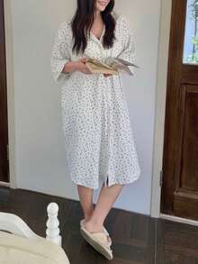 Dazy Plus Loose Ditsy Floral Short Sleeve Knee-Length Nightgown, Spring/Summer Sleepwear - White - View 5