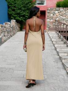 Yess Loren 纯色针织露背吊带连衣裙，适合春假、夏季、情人节、海滩、优雅婚礼宾客、生日、休闲、度假等场合，也可作为女神装扮出席香槟游轮晚宴等优雅派对。 - 杏色 - 查看 2