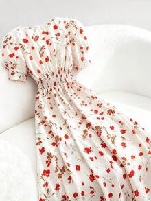 GlowEve 女士红色碎花修身连衣裙，优雅百搭，适合度假、通勤、约会，展现法式街头风、复古风情，适合春夏穿着，白色底色搭配红色碎花图案，新款中长连衣裙 - 彩色 - 查看 2