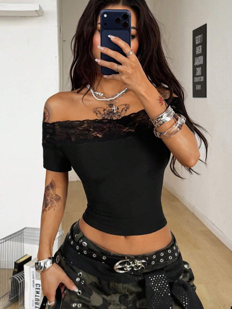 Coolane 女士春夏街头风休闲复古时尚Y2K西部风简约基础款蕾丝弹力舒适黑色修身露肩短款T恤 - 黑色 - 查看 1