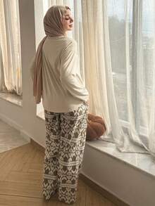 DAZY 2pcs/Set Women Graphic Print Loose Short Sleeve T-Shirt And Straight Leg Pants Pajama Set, Autumn - Apricot - View 2