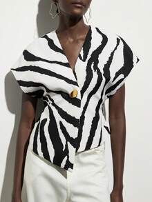 Aveloria Modichic Women's V-Neck Single-Breasted Asymmetrical Hem Fashionable Versatile Casual Top - Multicolor - View 3