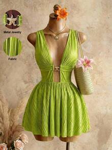 Mistrie 牛油果绿褶皱A字连衣裙，深V领露背收腰无袖短款派对鸡尾酒裙 - 綠色 - 查看 1