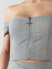 OverBlushhh Áo corset cài khóa kéo phía trước, kiểu dáng trễ vai, ôm sát. - Xám - Xem 2