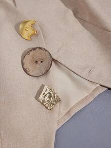 Aveloria Modichic 女士不对称金属扣无领修身背心和直筒裤两件套 - 卡其色 - 查看 7