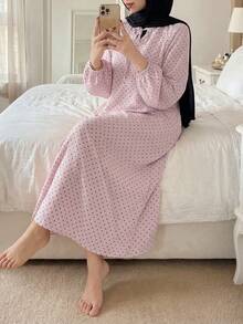 DAZY Piyama Wanita Longgar dengan Motif Polka Dot, Kain Chiffon Bertekstur, Ruffle Kontras, dan Lengan Lentera, Terbuat dari Kain Chiffon Bertekstur. - Berwarna merah muda - View 10