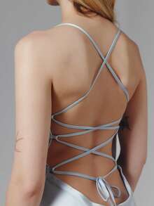 OverBlushhh Đầm maxi satin màu xanh dương dành cho nữ, hở lưng, buộc dây, xẻ cao. - Màu xanh nhạt - Xem 3