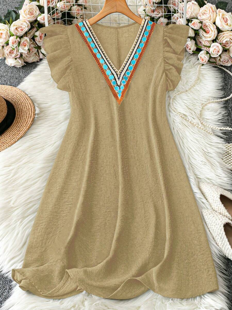 SHEIN LUNE Đầm nghỉ mát cỡ lớn cổ chữ V họa tiết hoa, dáng chữ A. - Màu Khaki - Xem 1