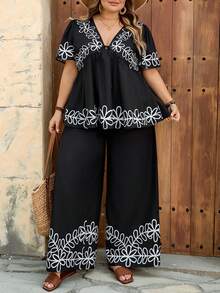 SHEIN CURVE+ Curve Size US22Music Festival, Seaside Vacation, Bohemia Women's Black Positioning Flower Doll Shirt+Pants Two Pieces Set, Vacation Two Pieces Set, Casual Two Pieces Set - Black - View 9