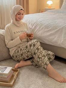 DAZY 2pcs/Set Women Graphic Print Loose Short Sleeve T-Shirt And Straight Leg Pants Pajama Set, Autumn - Apricot - View 4