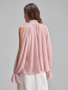 Ontre 2026 New Early Spring Pink Off-Shoulder Wrinkle-Resistant Chiffon Blouse With Bow Tie Back, Suitable For Modern Urban Parties, Back To School Season, Weddings, Casual Minimalist Fashion, Bohemian Style, Vacation, Festivals, Spring - Pink - View 4