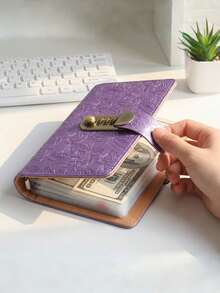 Sổ tiết kiệm có mật khẩu bảo vệ, có các màu tím, xanh dương, đen và hồng với vẻ ngoài tinh tế, họa tiết trang nhã, giúp bạn dễ dàng bắt đầu kế hoạch tiết kiệm nhỏ của mình. - Xám - Xem 6