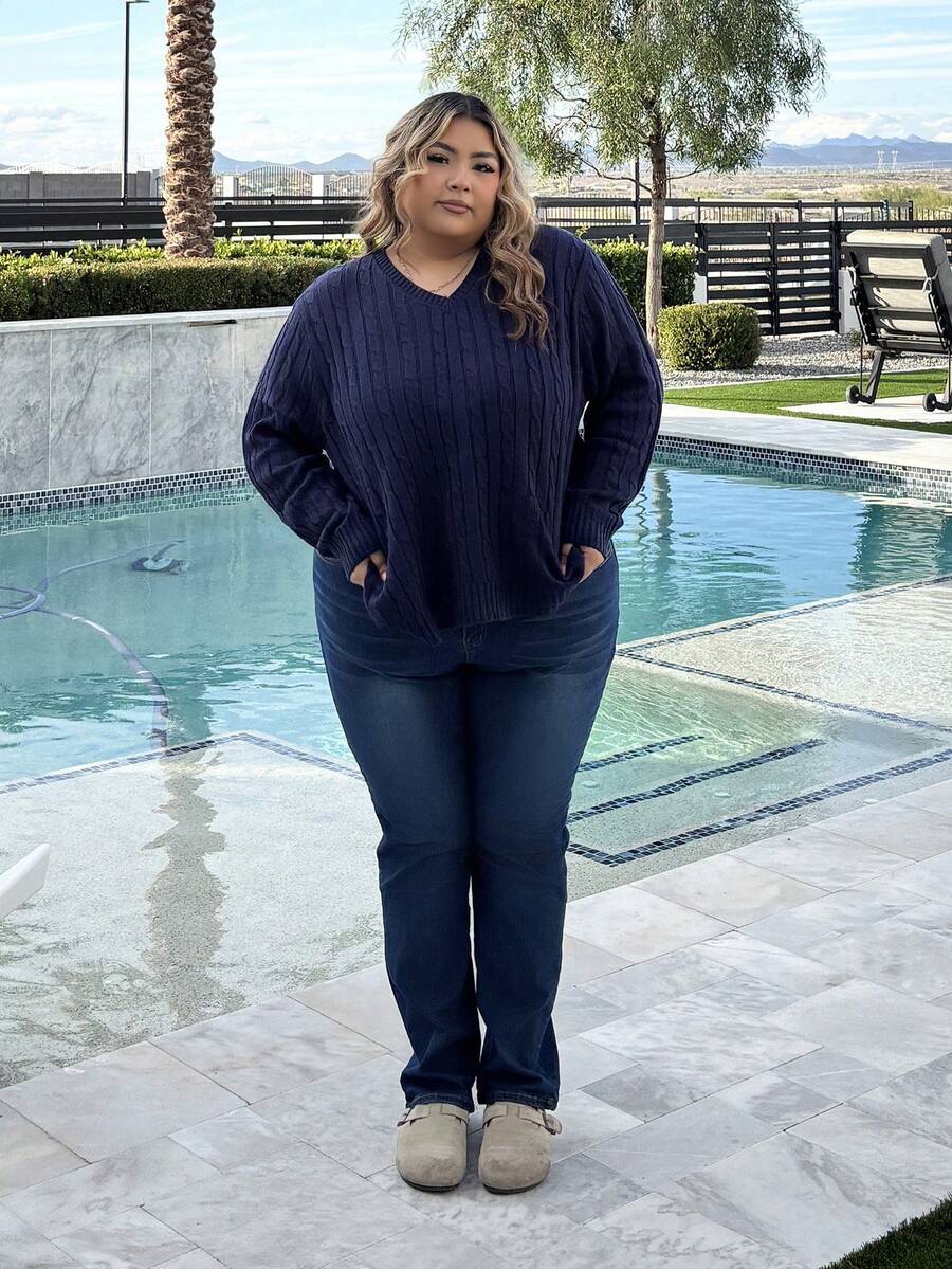 Enliva Suéter informal de punto texturizado con cuello en V y patrones bordados para talla grande - Azul Marino - Ver 1