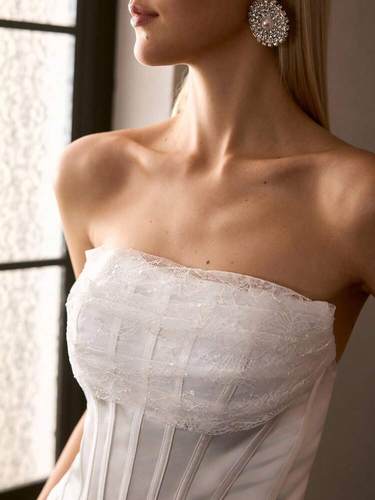 ELEGANT SLEEVELESS TOP – LACE PANELING BODICE WITH GLUE BONING CONSTRUCTION & SEAM DETAILING, FORM-FITTING SILHOUETTE TOP IN SATIN FABRIC & BACK ZIPPER | IDEAL FOR PARTIES, GALAS, NEW YEAR'S EVE & FESTIVE EVENTS