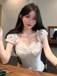 Joudiya 春夏时尚白色波点印花荷叶边单肩露脐修身短款上衣，休闲沙滩度假风女款T恤 - 白色 - 查看 5