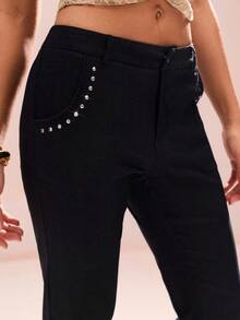 TypaGal Pantalones acampanados de uso diario versátil y casual con bolsillos, botones y remaches para mujeres - Negro - Ver 1