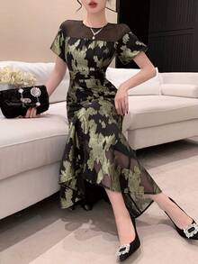 Joudiya 黑色印花中长连衣裙，金色箔印植物图案，优雅大方，适合情人节、婚礼、派对、正式场合，修身腰身，短袖，鱼尾裙摆，春夏必备女式连衣裙 - 黑色 - 查看 2