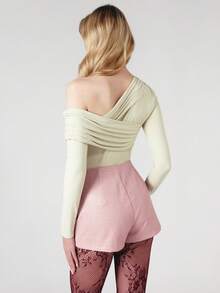 OverBlushhh Body asimétrico de un solo hombro con drapeado y manga larga - Caqui - Ver 6