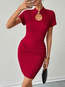 SHEIN Holidaya 女士高端纹理酒红色紧身连衣裙 - 酒紅色 - 查看 6