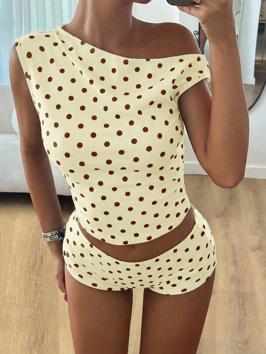 CovetEZ 2026 春季女士复古 2000 年代乡村音乐节套装，可爱奶油黄波点不对称荷叶边肩部上衣和短裤，休闲田园风 - 黃色 - 查看 1