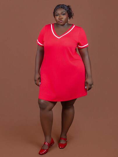 CurvyTilda 大码 V 领拼色针织毛衣裙，休闲又时尚