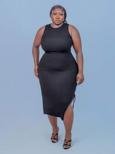 CurvyTilda 大码女士休闲黑色褶皱侧开衩连衣裙，带抽褶设计，适合婚礼宾客、度假、沙滩、节日、生日等场合。