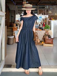 FRIFUL 女士度假风不对称肩部褶皱牛仔连衣裙 - 藍色 - 查看 7